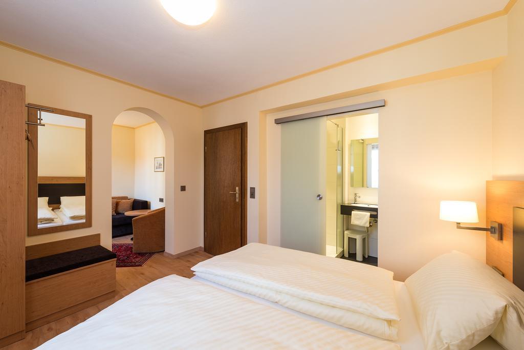 Hirschen Hotel 3*